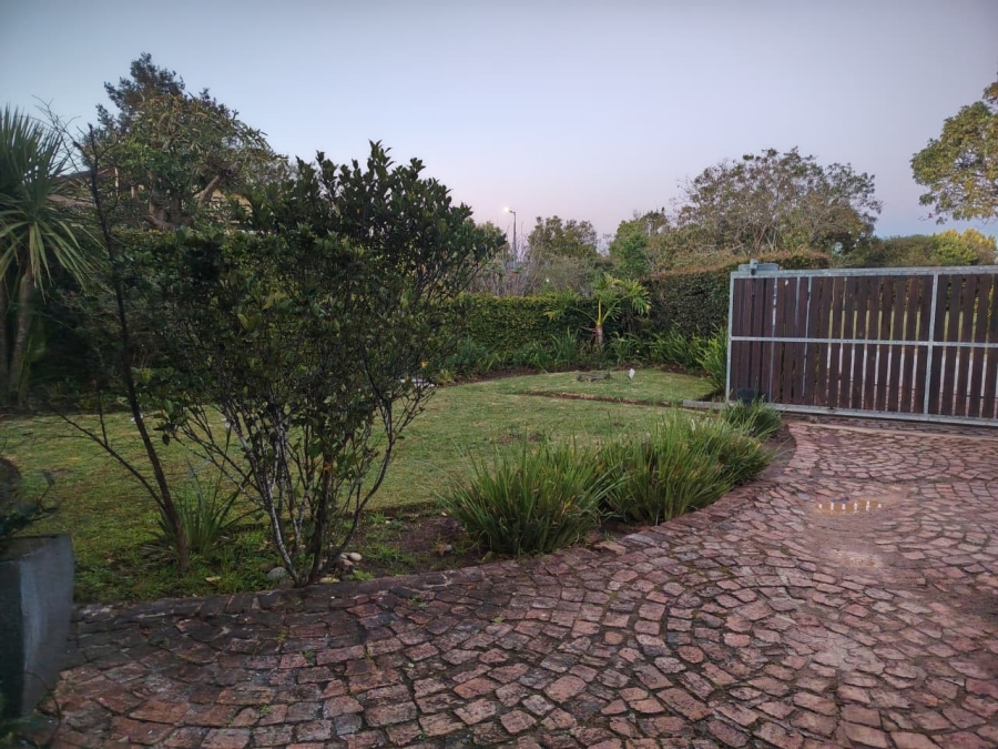 To Let 4 Bedroom Property for Rent in Loerie Park Western Cape